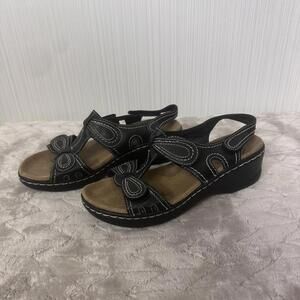 Clarks Collection Women’s Lexi Walnut Q Slingback Black Leather Sandal Size 6.5M
